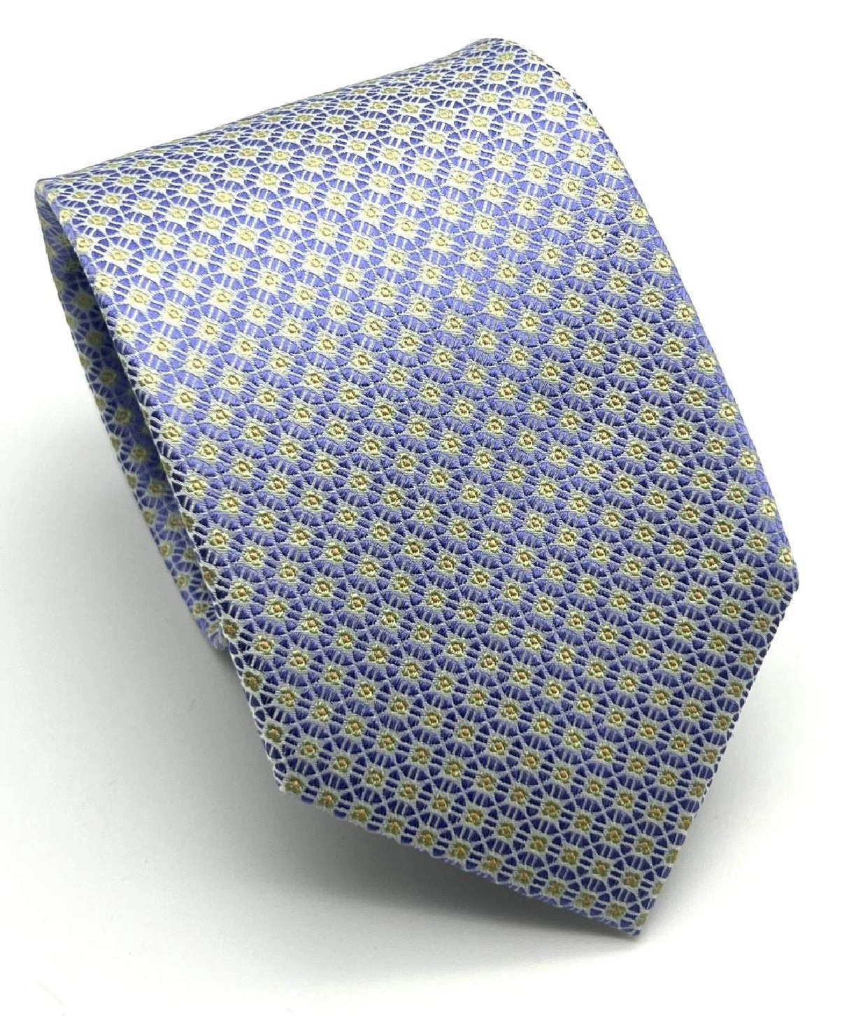Cravate de soie homme élégante pour événements raffinés mariage affaires classique allure intemporelle charme discret.