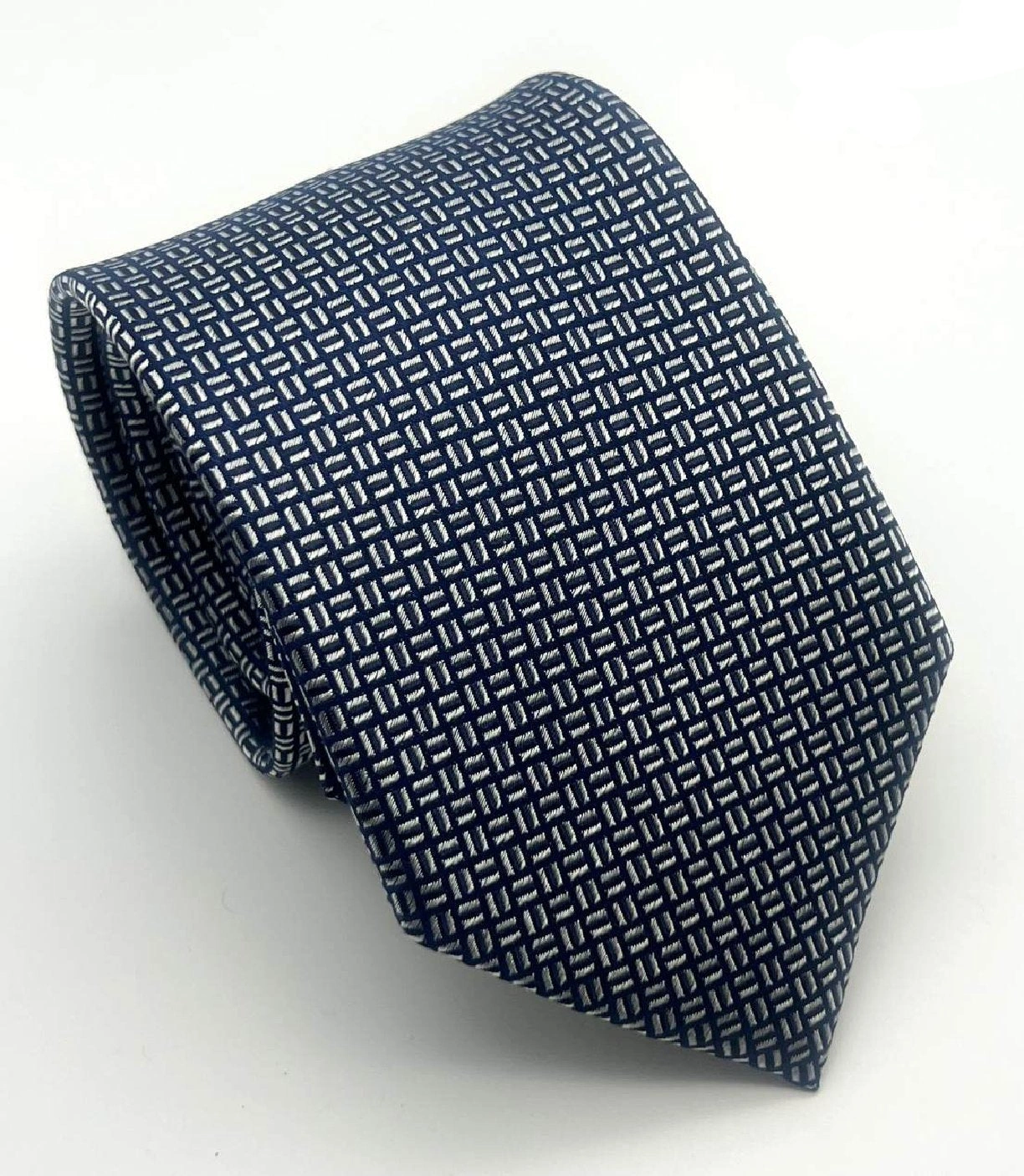 Cravate en soie classique pour homme mariage affaires événements spéciaux Élégance intemporelle charme irrésistible.